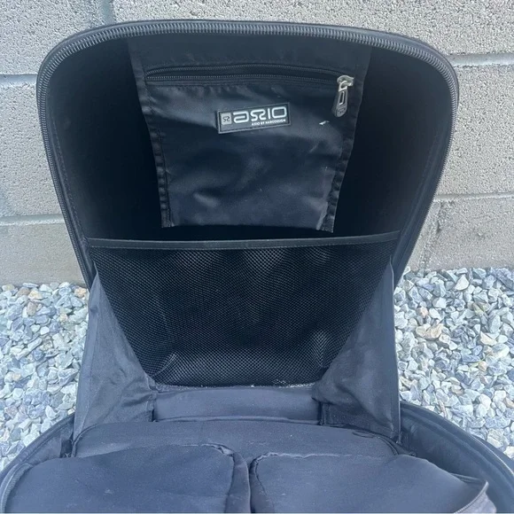 AXIO Hard-Shell Backpack - Picture 3 of 5